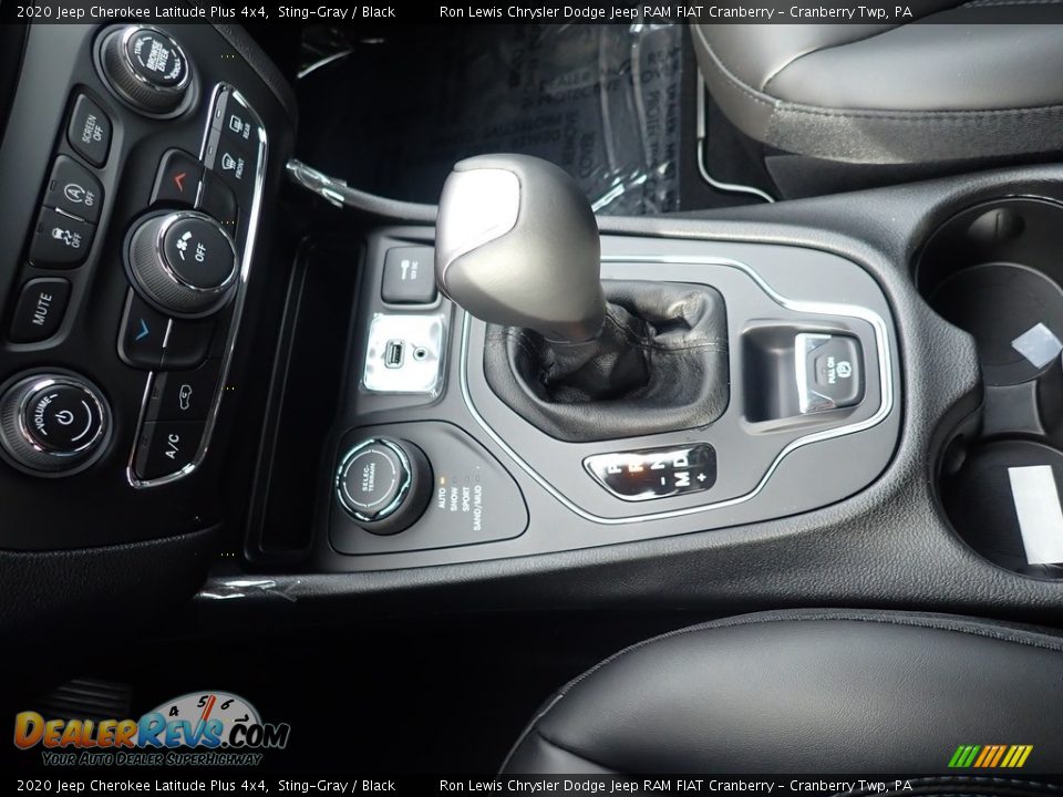 2020 Jeep Cherokee Latitude Plus 4x4 Shifter Photo #19
