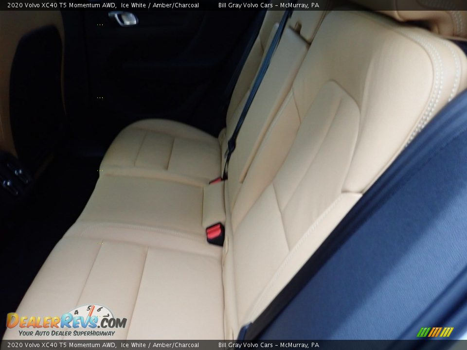 2020 Volvo XC40 T5 Momentum AWD Ice White / Amber/Charcoal Photo #8