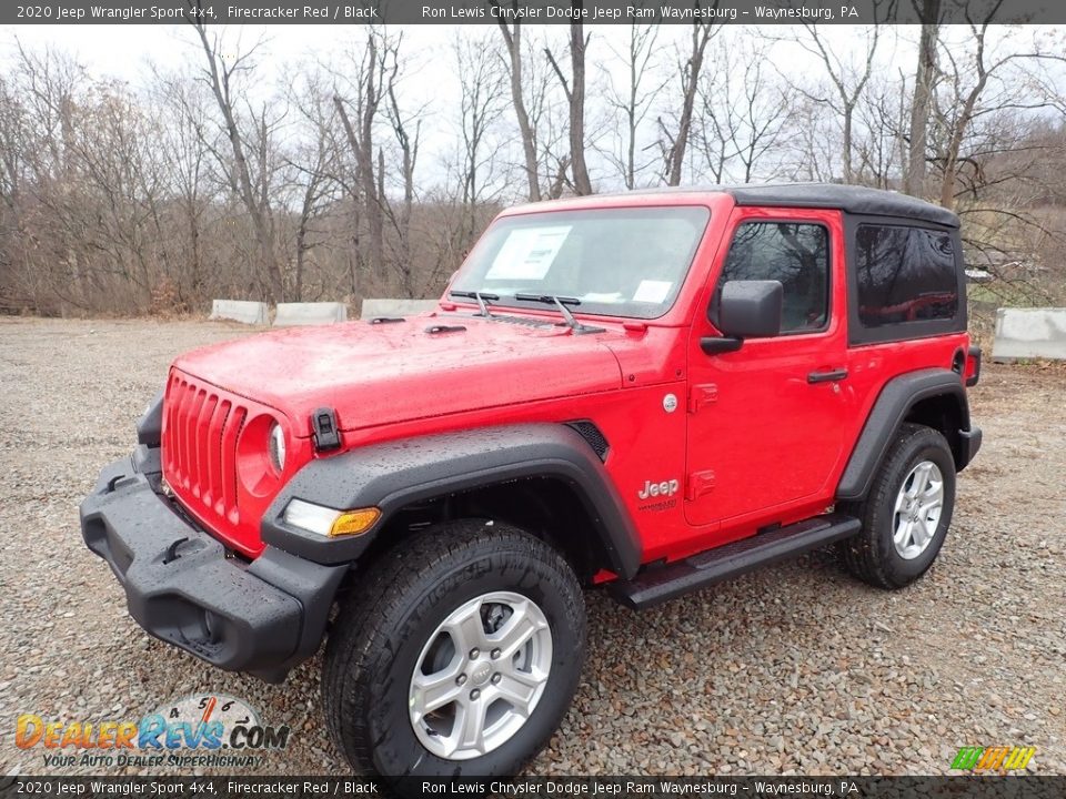 Front 3/4 View of 2020 Jeep Wrangler Sport 4x4 Photo #1