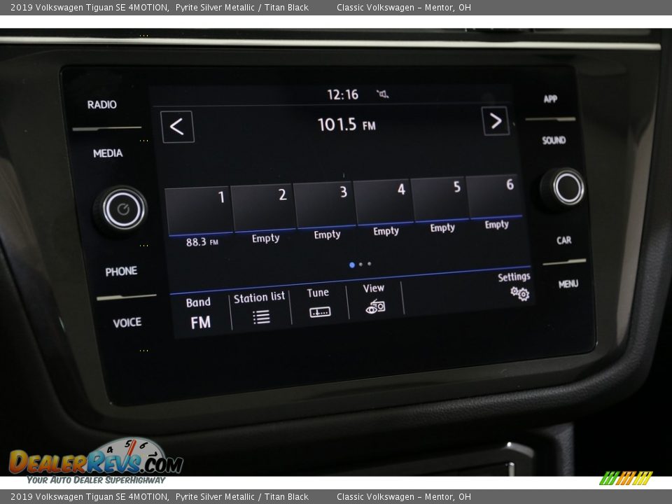 Controls of 2019 Volkswagen Tiguan SE 4MOTION Photo #9