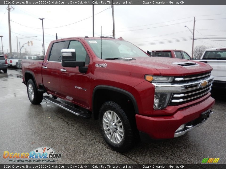 Front 3/4 View of 2020 Chevrolet Silverado 2500HD High Country Crew Cab 4x4 Photo #3