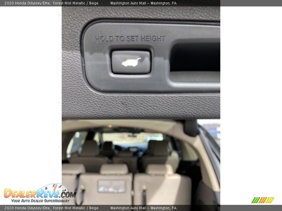 2020 Honda Odyssey Elite Forest Mist Metallic / Beige Photo #24