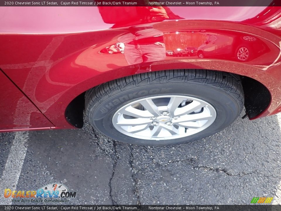 2020 Chevrolet Sonic LT Sedan Cajun Red Tintcoat / Jet Black/Dark Titanium Photo #9
