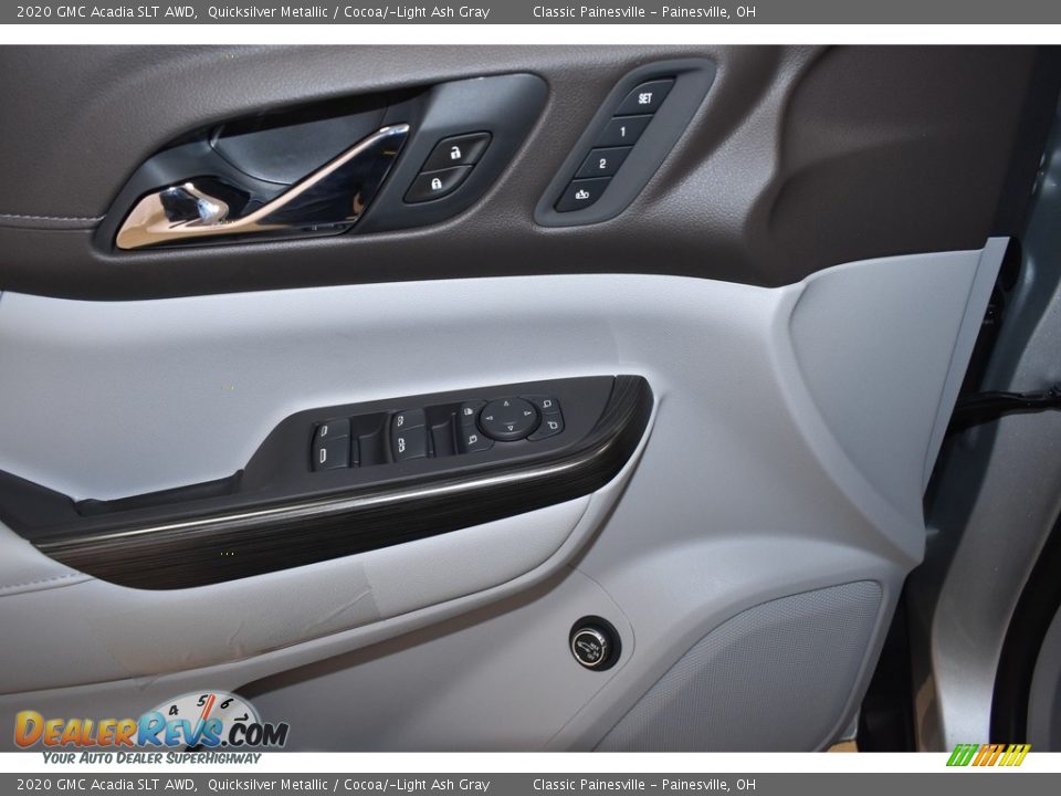 Door Panel of 2020 GMC Acadia SLT AWD Photo #7