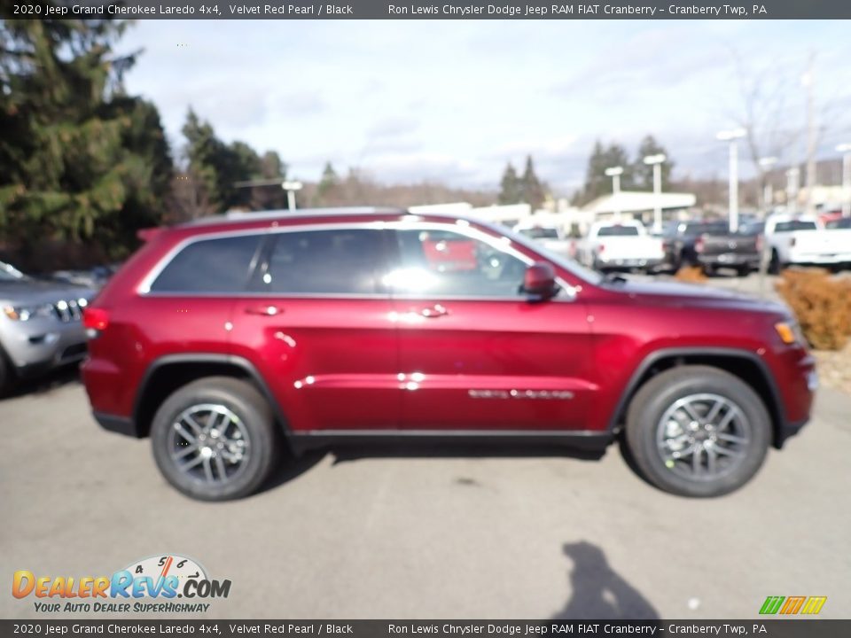2020 Jeep Grand Cherokee Laredo 4x4 Velvet Red Pearl / Black Photo #6