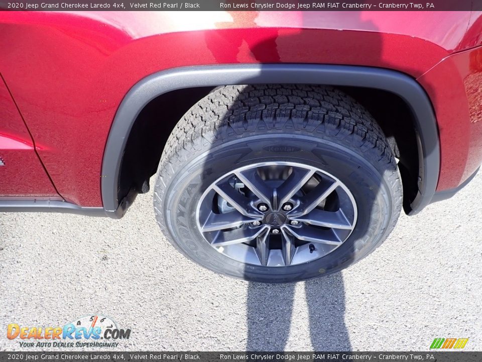 2020 Jeep Grand Cherokee Laredo 4x4 Velvet Red Pearl / Black Photo #9