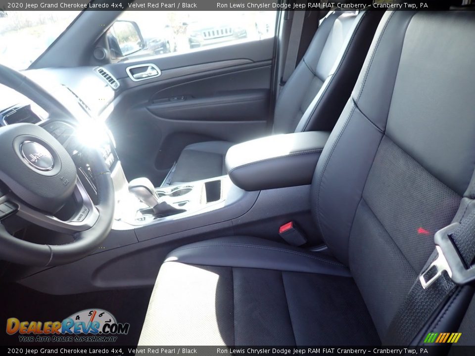 2020 Jeep Grand Cherokee Laredo 4x4 Velvet Red Pearl / Black Photo #13