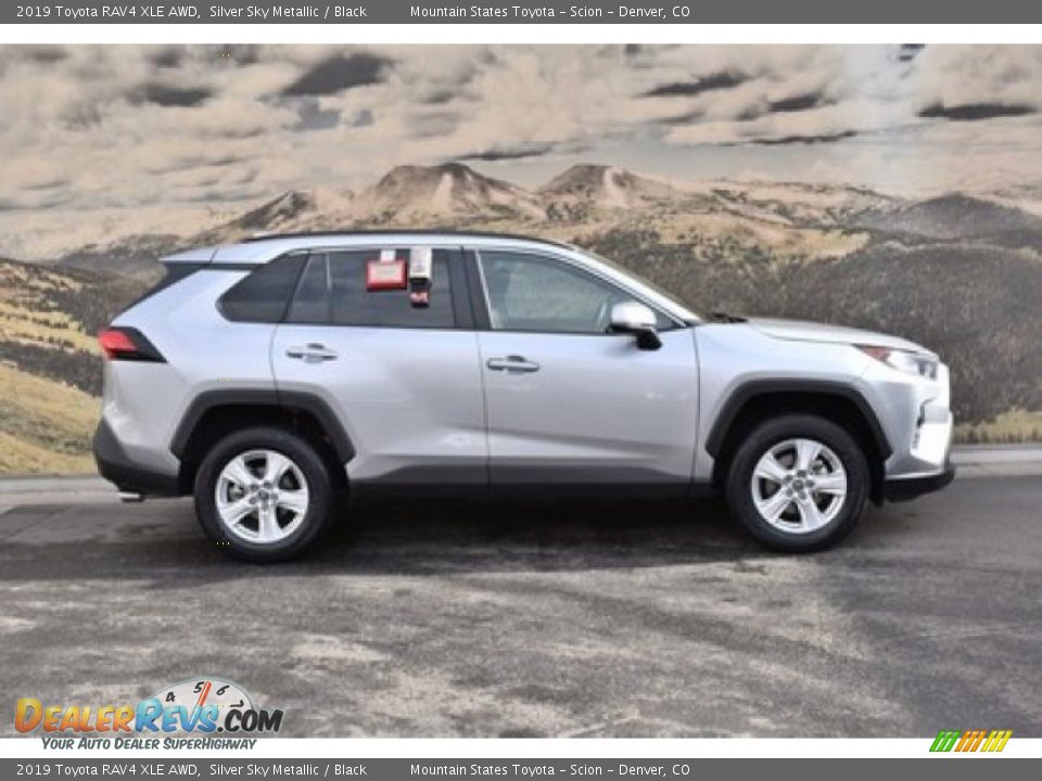 2019 Toyota RAV4 XLE AWD Silver Sky Metallic / Black Photo #2
