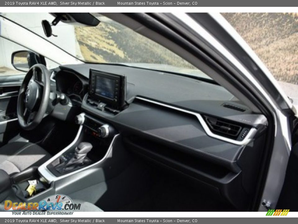 2019 Toyota RAV4 XLE AWD Silver Sky Metallic / Black Photo #15