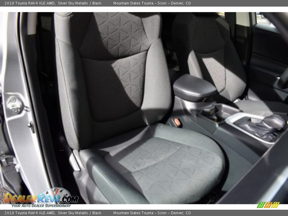 2019 Toyota RAV4 XLE AWD Silver Sky Metallic / Black Photo #17