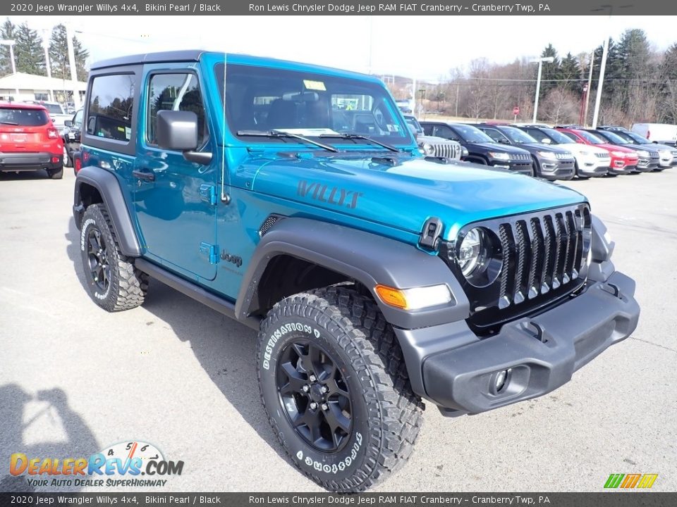 Front 3/4 View of 2020 Jeep Wrangler Willys 4x4 Photo #7