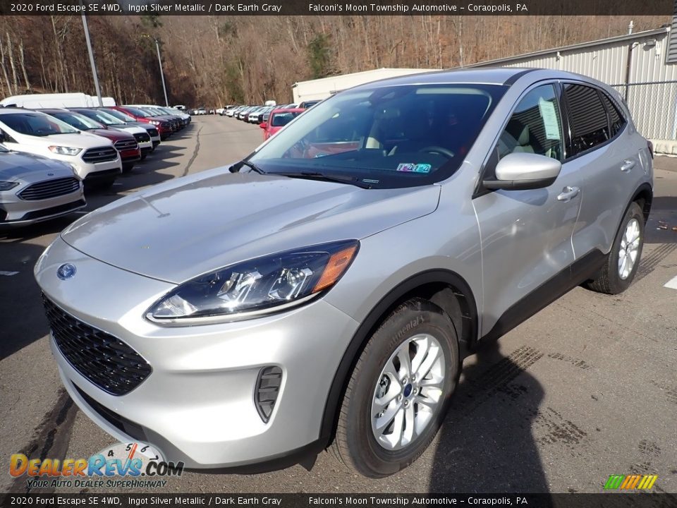 Front 3/4 View of 2020 Ford Escape SE 4WD Photo #5