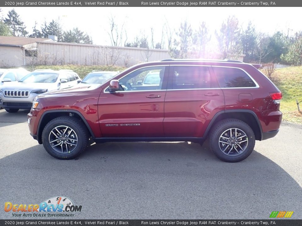 2020 Jeep Grand Cherokee Laredo E 4x4 Velvet Red Pearl / Black Photo #2