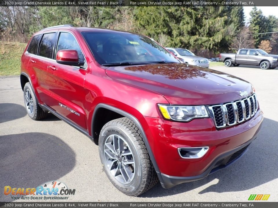 2020 Jeep Grand Cherokee Laredo E 4x4 Velvet Red Pearl / Black Photo #6
