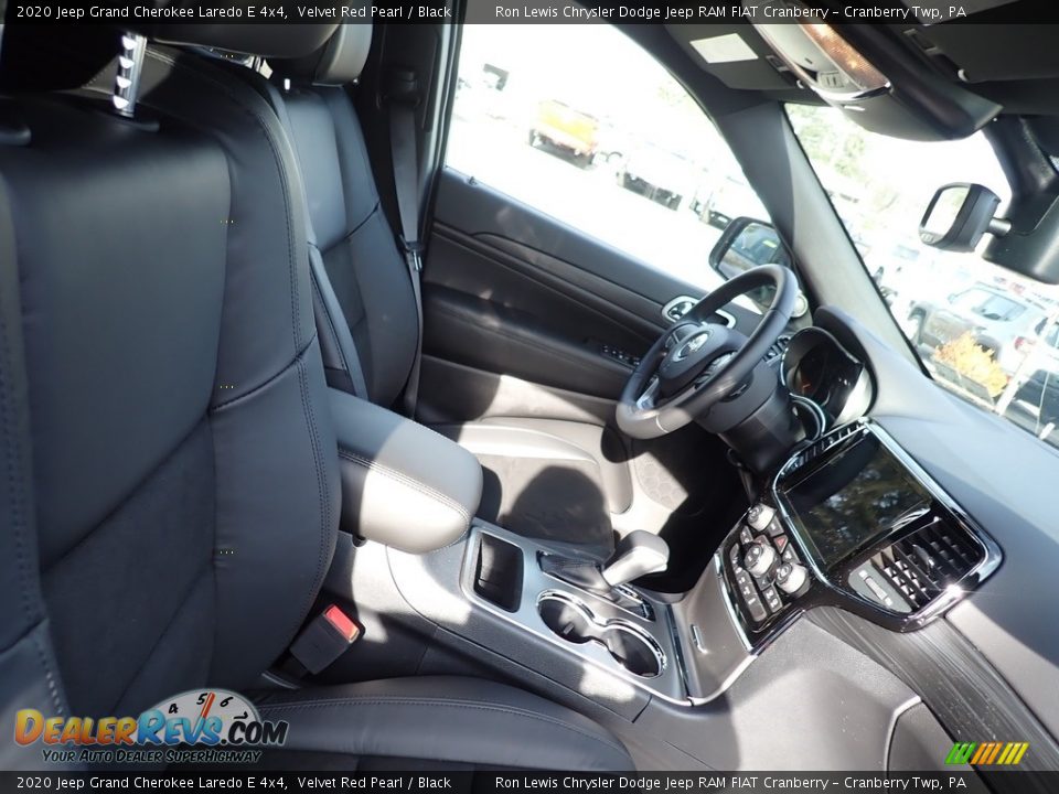 2020 Jeep Grand Cherokee Laredo E 4x4 Velvet Red Pearl / Black Photo #9