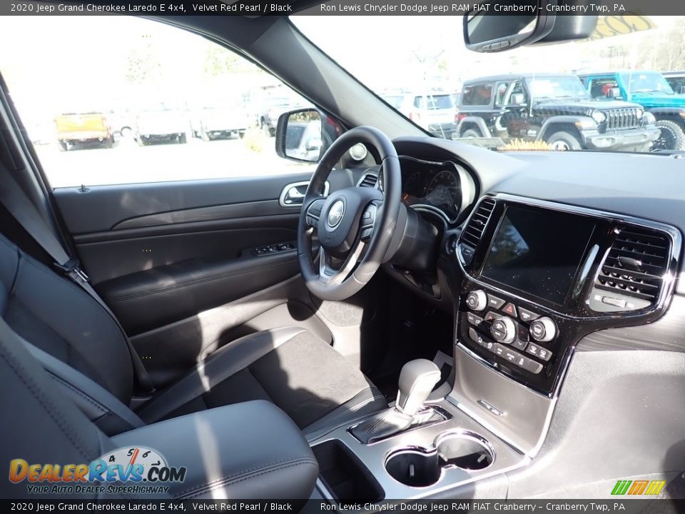 2020 Jeep Grand Cherokee Laredo E 4x4 Velvet Red Pearl / Black Photo #10