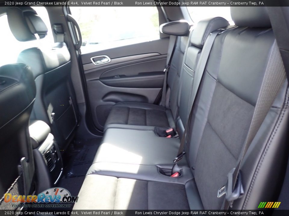 2020 Jeep Grand Cherokee Laredo E 4x4 Velvet Red Pearl / Black Photo #11