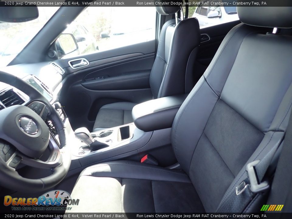 2020 Jeep Grand Cherokee Laredo E 4x4 Velvet Red Pearl / Black Photo #12