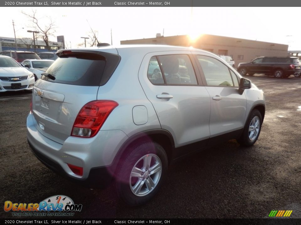 2020 Chevrolet Trax LS Silver Ice Metallic / Jet Black Photo #4