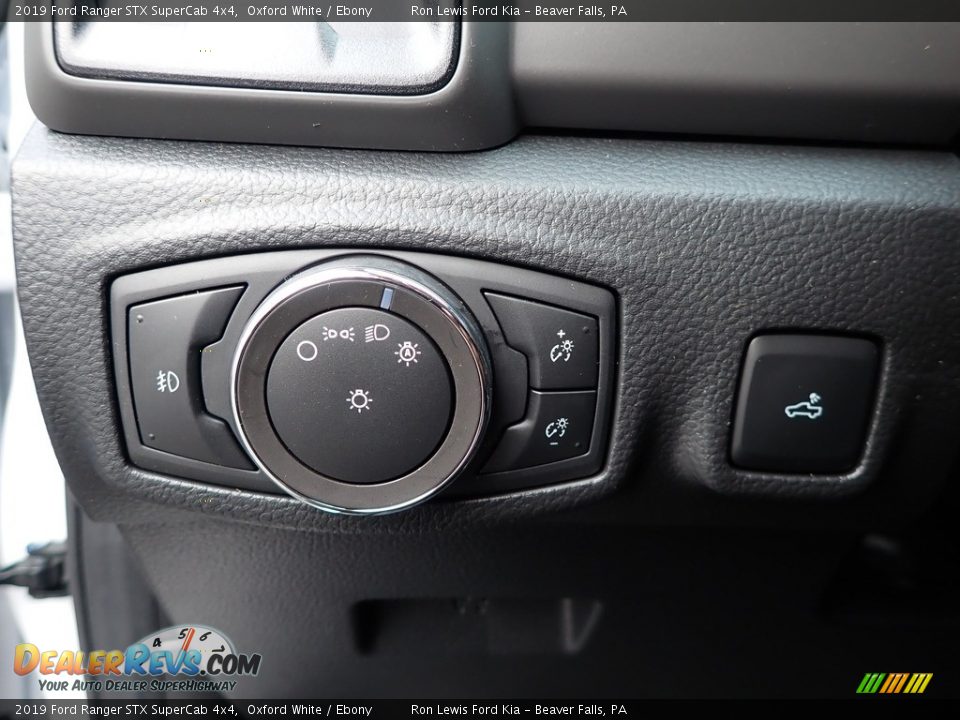 Controls of 2019 Ford Ranger STX SuperCab 4x4 Photo #16