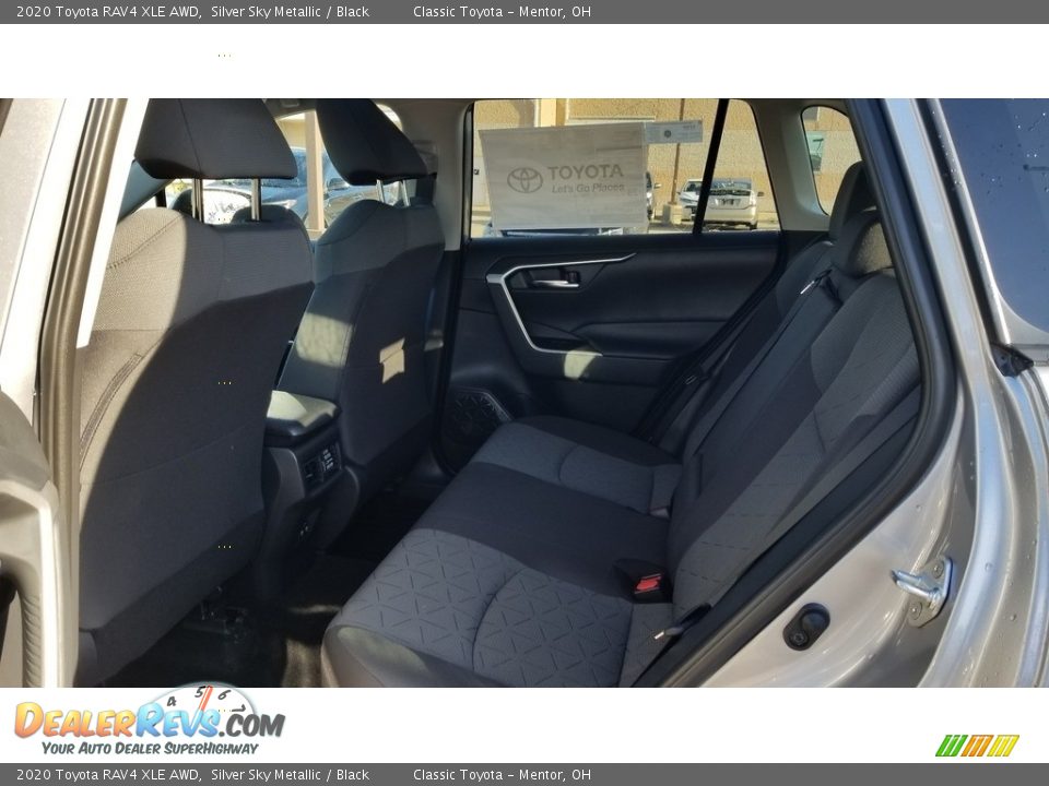 2020 Toyota RAV4 XLE AWD Silver Sky Metallic / Black Photo #3