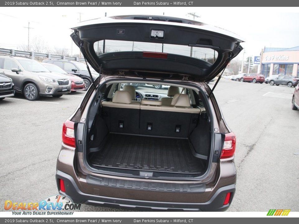 2019 Subaru Outback 2.5i Trunk Photo #14