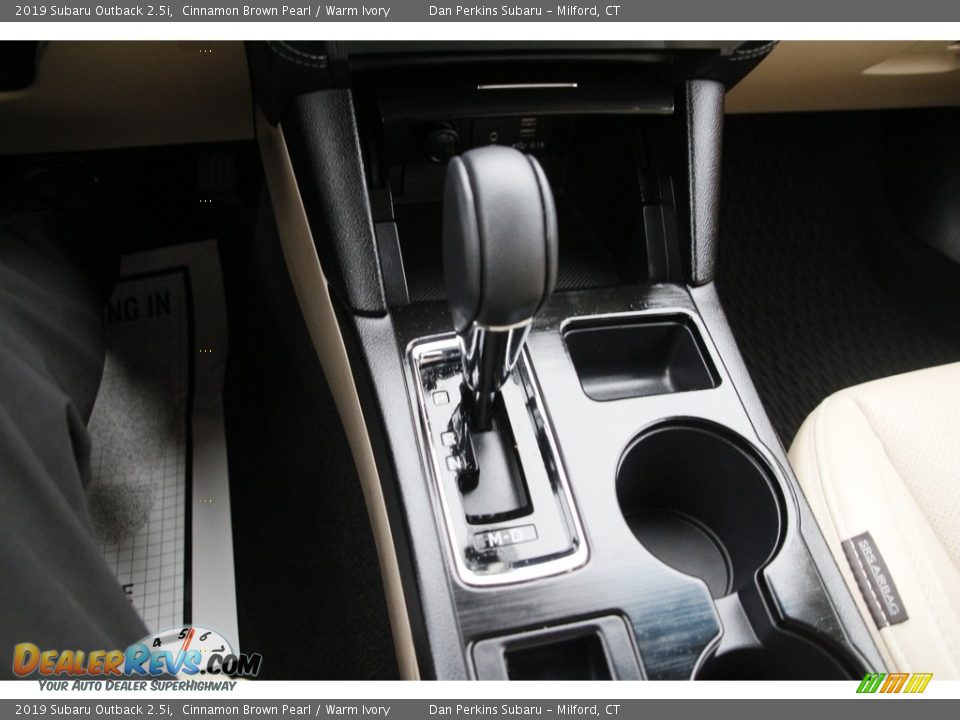 2019 Subaru Outback 2.5i Shifter Photo #22