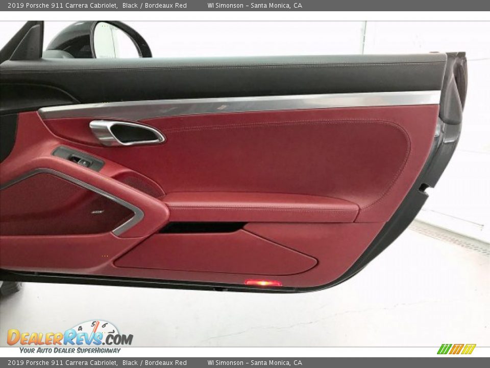 Door Panel of 2019 Porsche 911 Carrera Cabriolet Photo #29