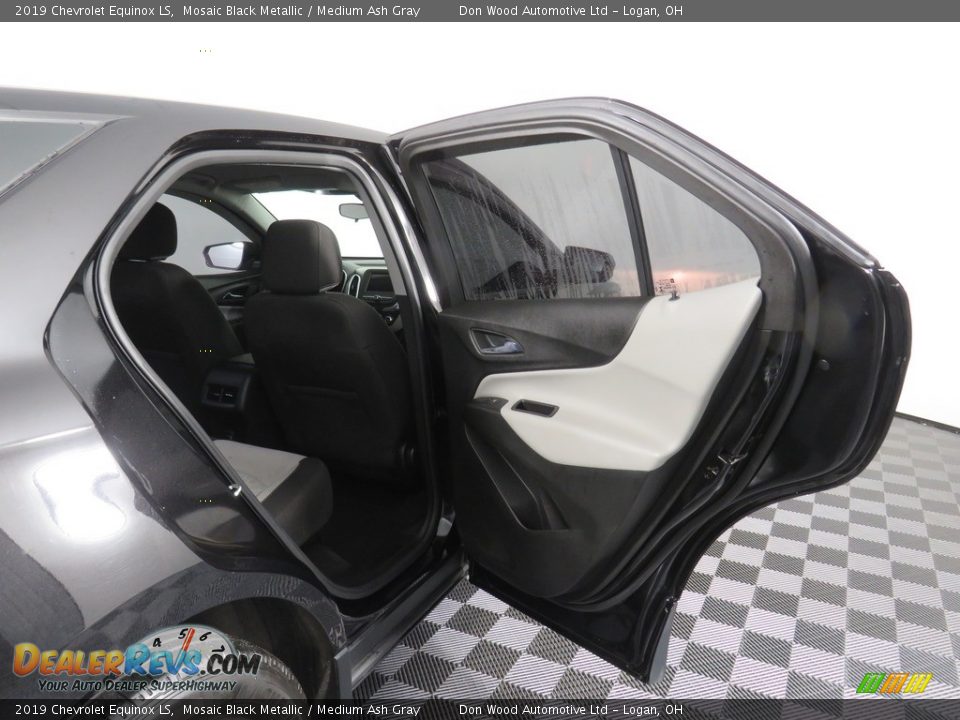 2019 Chevrolet Equinox LS Mosaic Black Metallic / Medium Ash Gray Photo #36