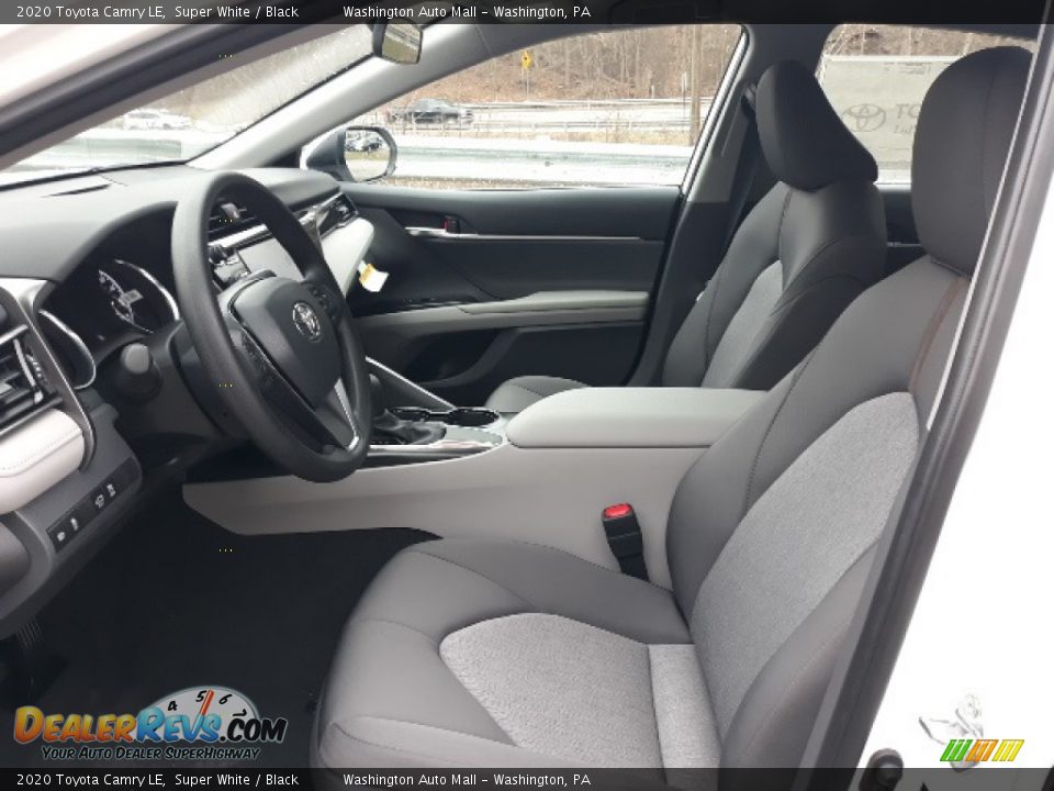 2020 Toyota Camry LE Super White / Black Photo #21