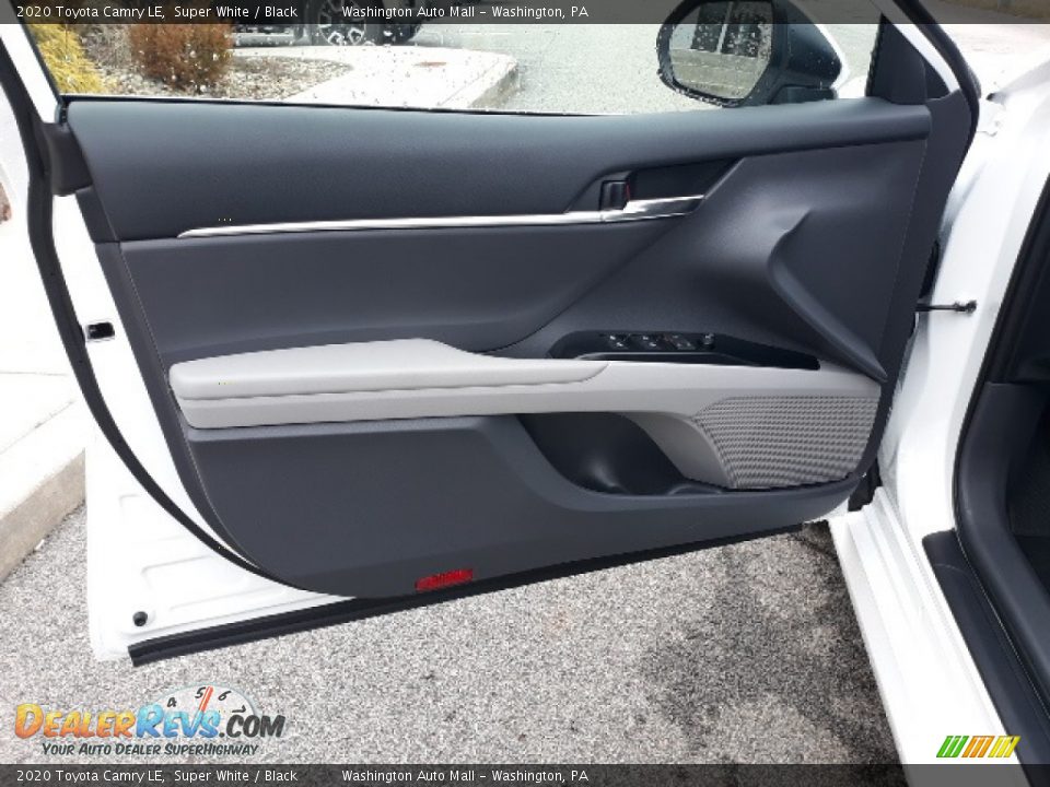 2020 Toyota Camry LE Super White / Black Photo #24