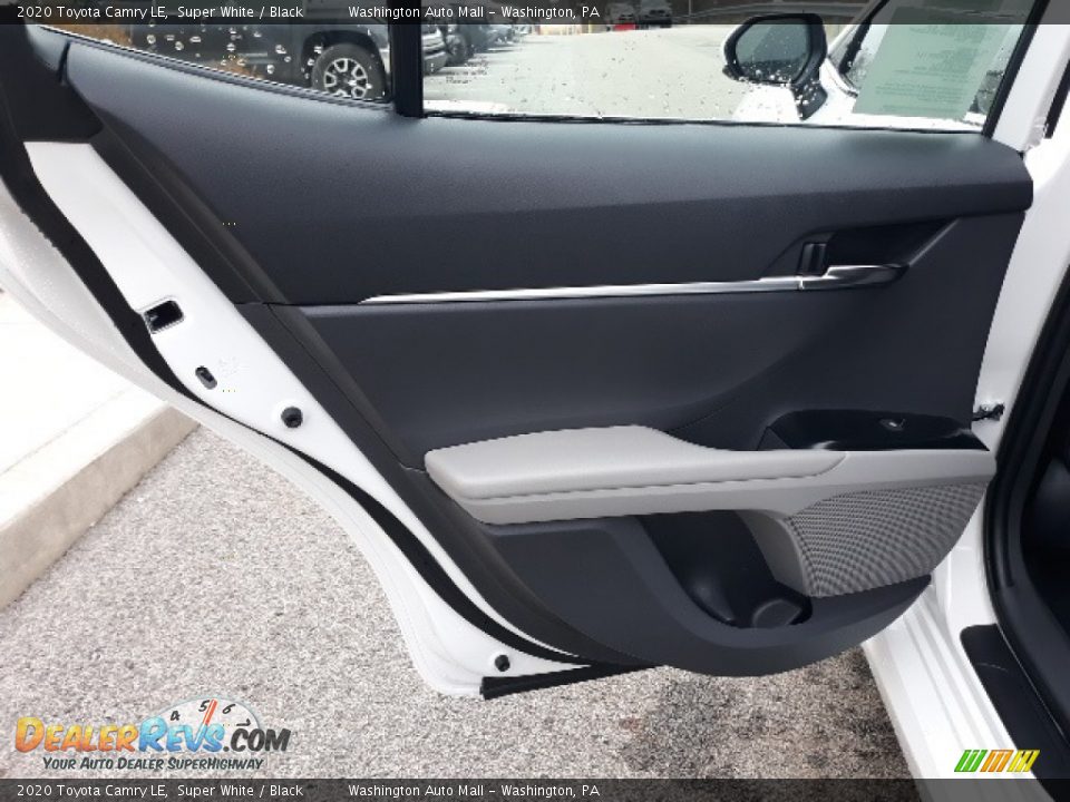 2020 Toyota Camry LE Super White / Black Photo #28