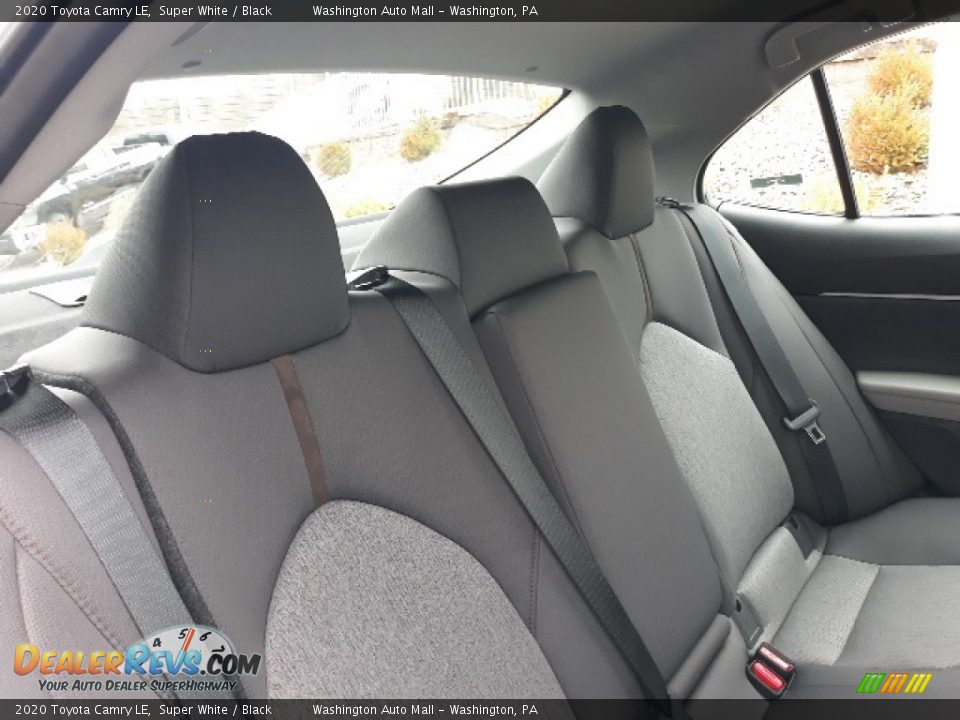 2020 Toyota Camry LE Super White / Black Photo #32