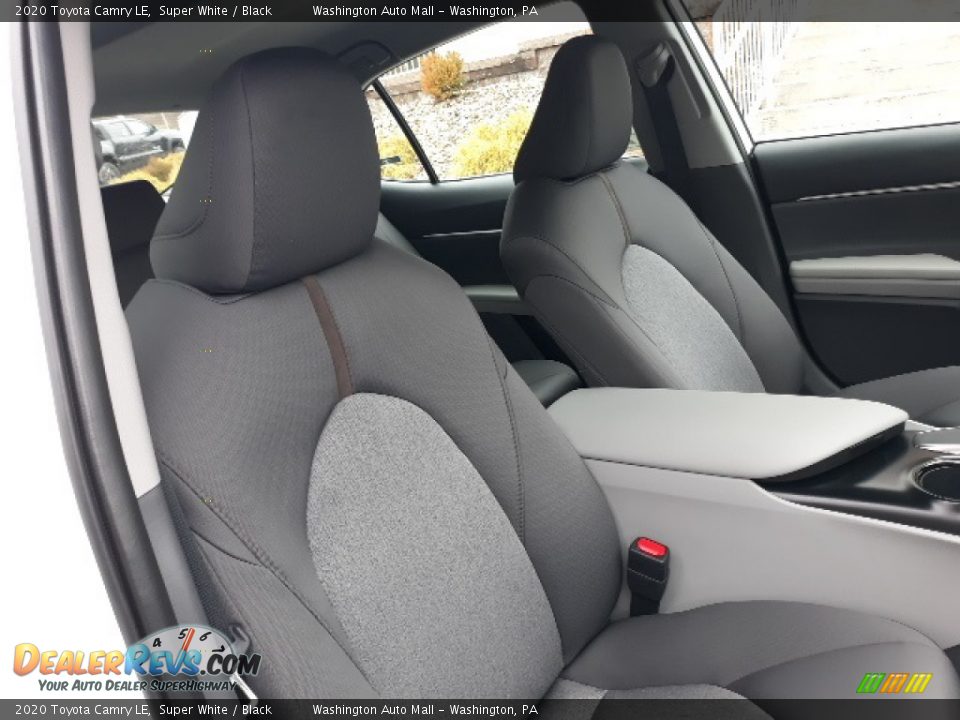 2020 Toyota Camry LE Super White / Black Photo #36