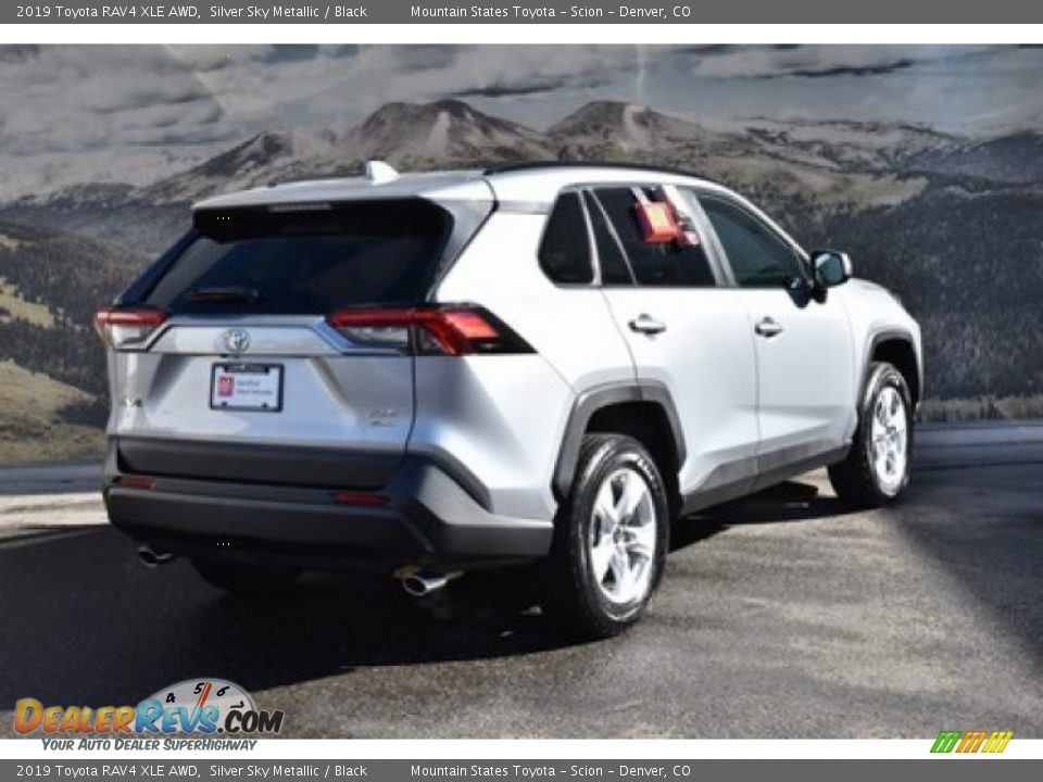 2019 Toyota RAV4 XLE AWD Silver Sky Metallic / Black Photo #3