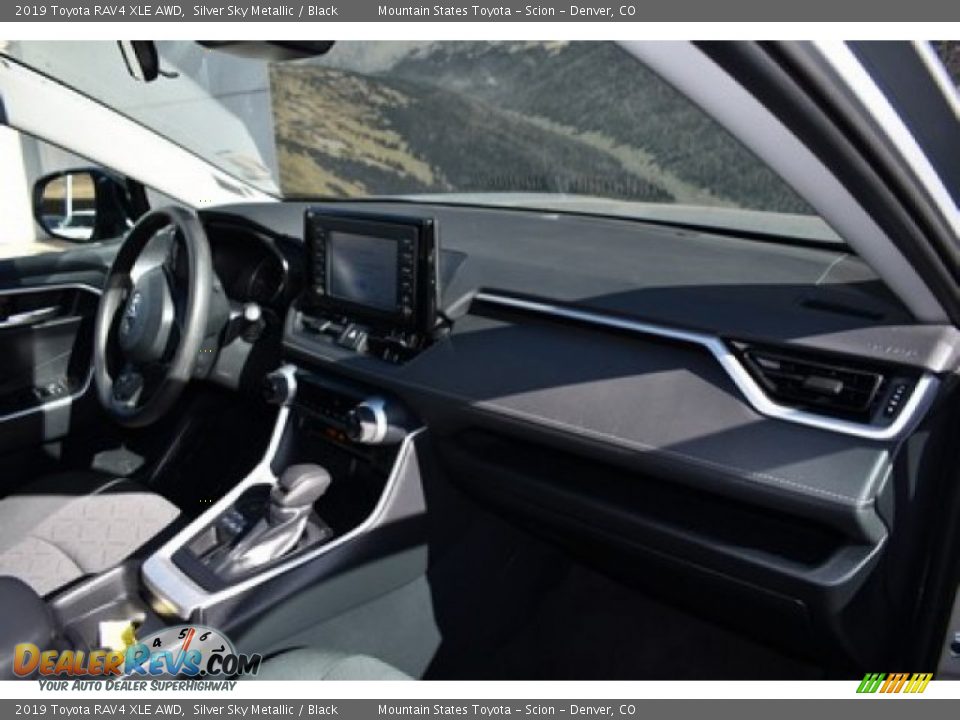 2019 Toyota RAV4 XLE AWD Silver Sky Metallic / Black Photo #15