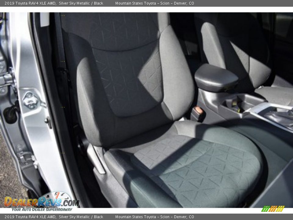 2019 Toyota RAV4 XLE AWD Silver Sky Metallic / Black Photo #17