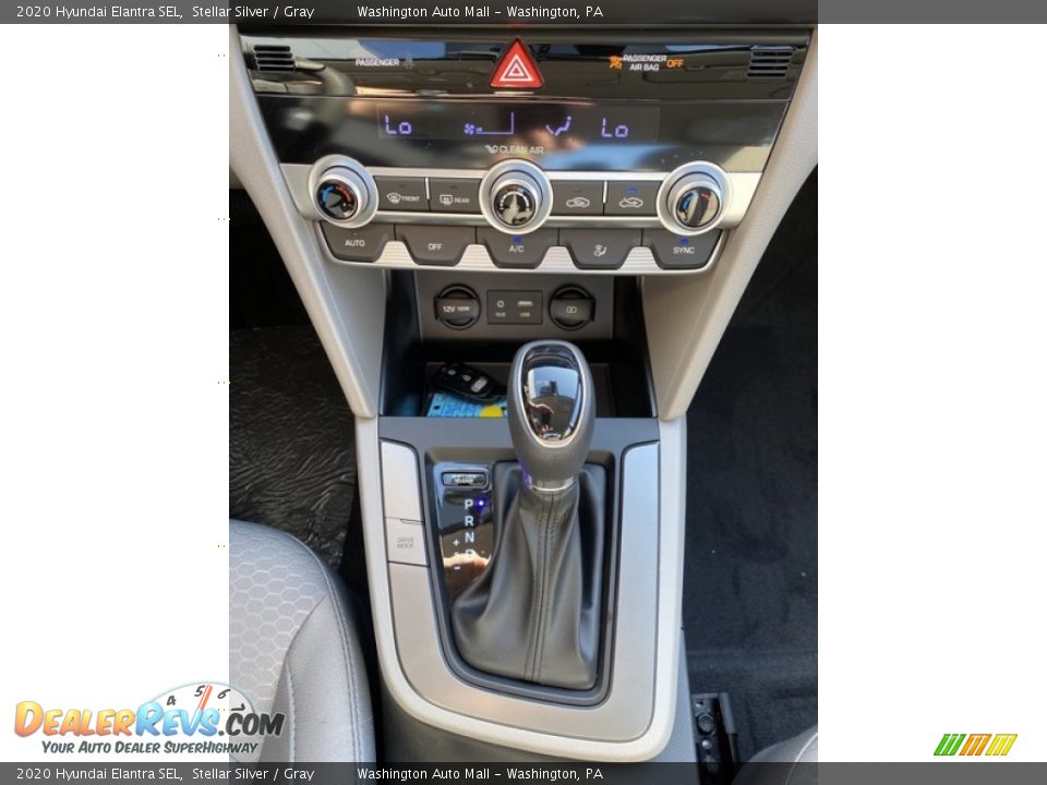 2020 Hyundai Elantra SEL Shifter Photo #31