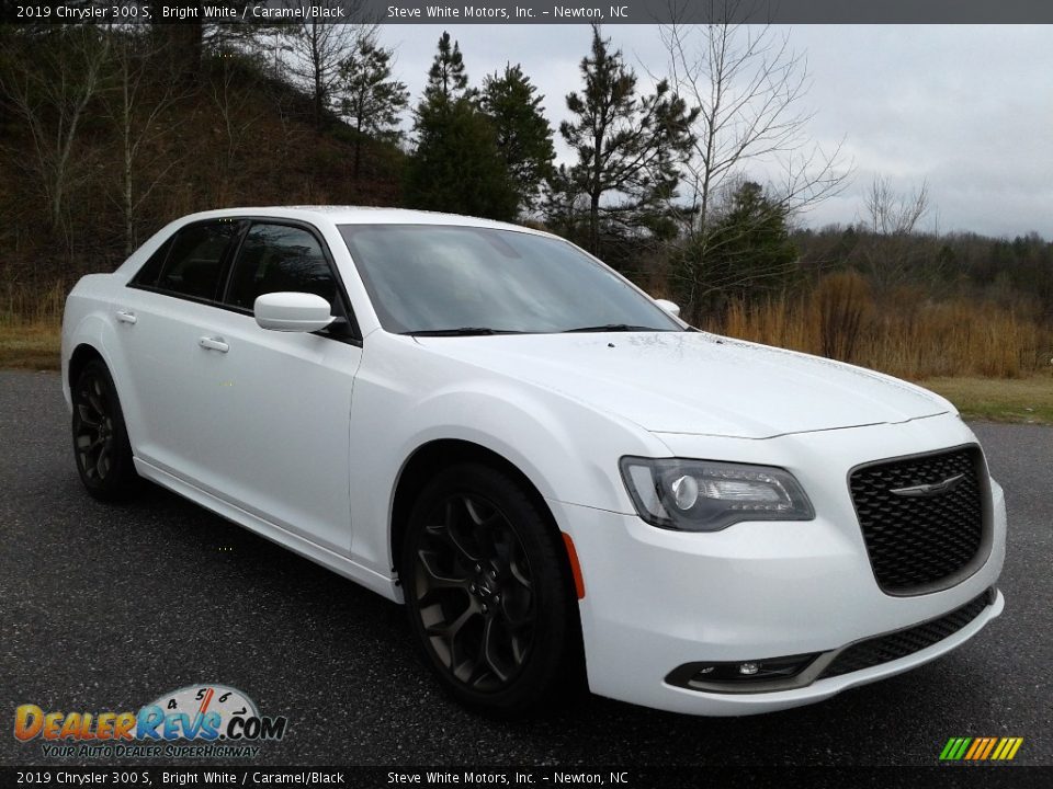 2019 Chrysler 300 S Bright White / Caramel/Black Photo #4