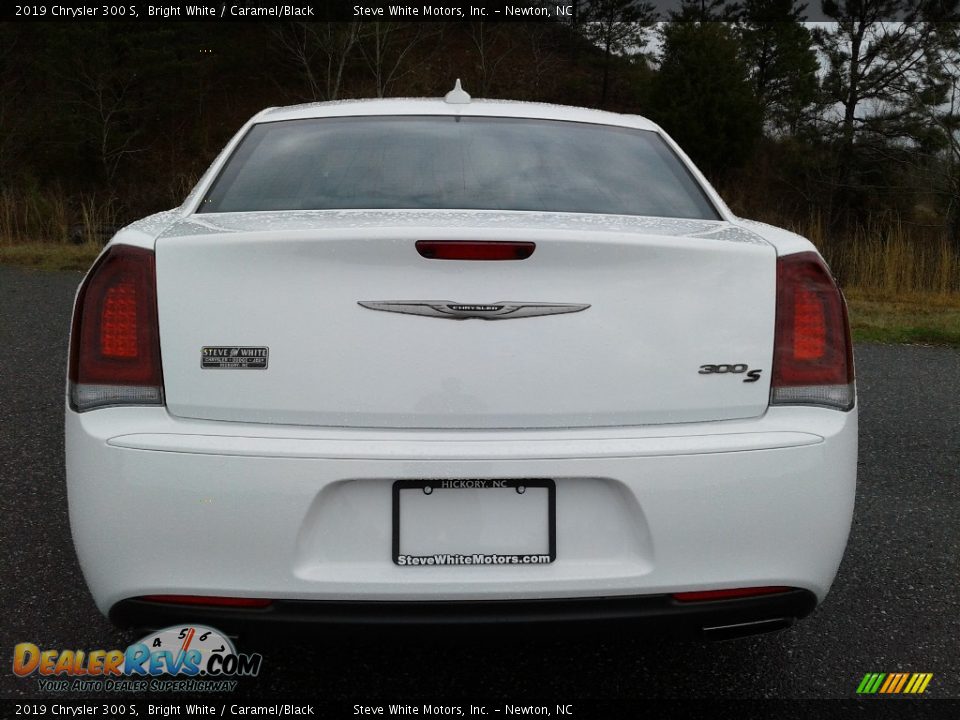 2019 Chrysler 300 S Bright White / Caramel/Black Photo #7