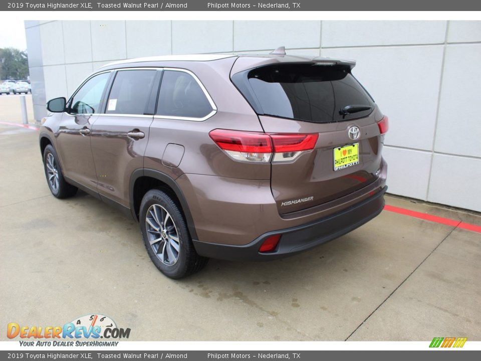 2019 Toyota Highlander XLE Toasted Walnut Pearl / Almond Photo #6