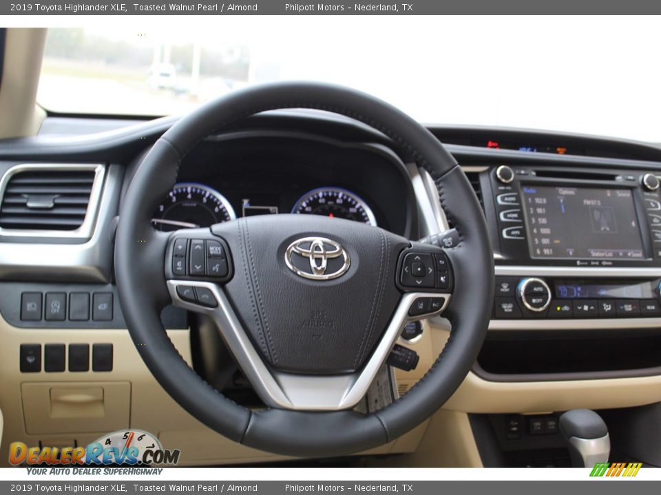 2019 Toyota Highlander XLE Steering Wheel Photo #23