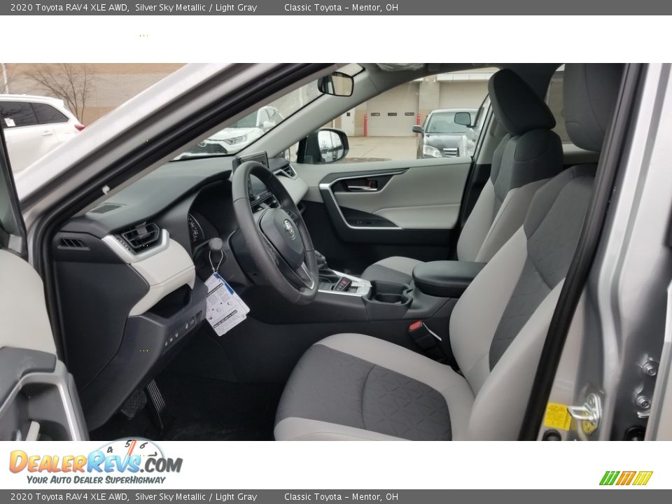 2020 Toyota RAV4 XLE AWD Silver Sky Metallic / Light Gray Photo #2