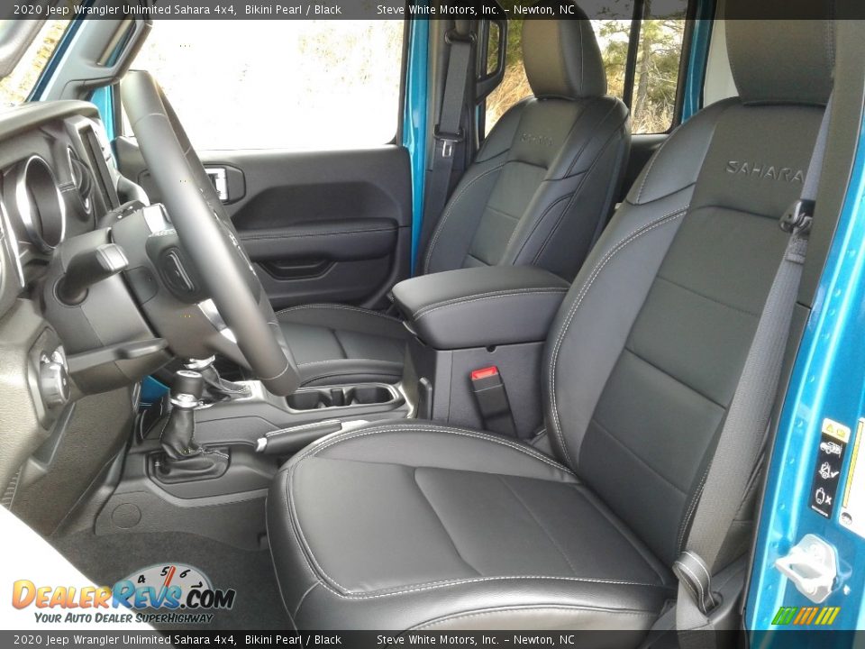Front Seat of 2020 Jeep Wrangler Unlimited Sahara 4x4 Photo #11