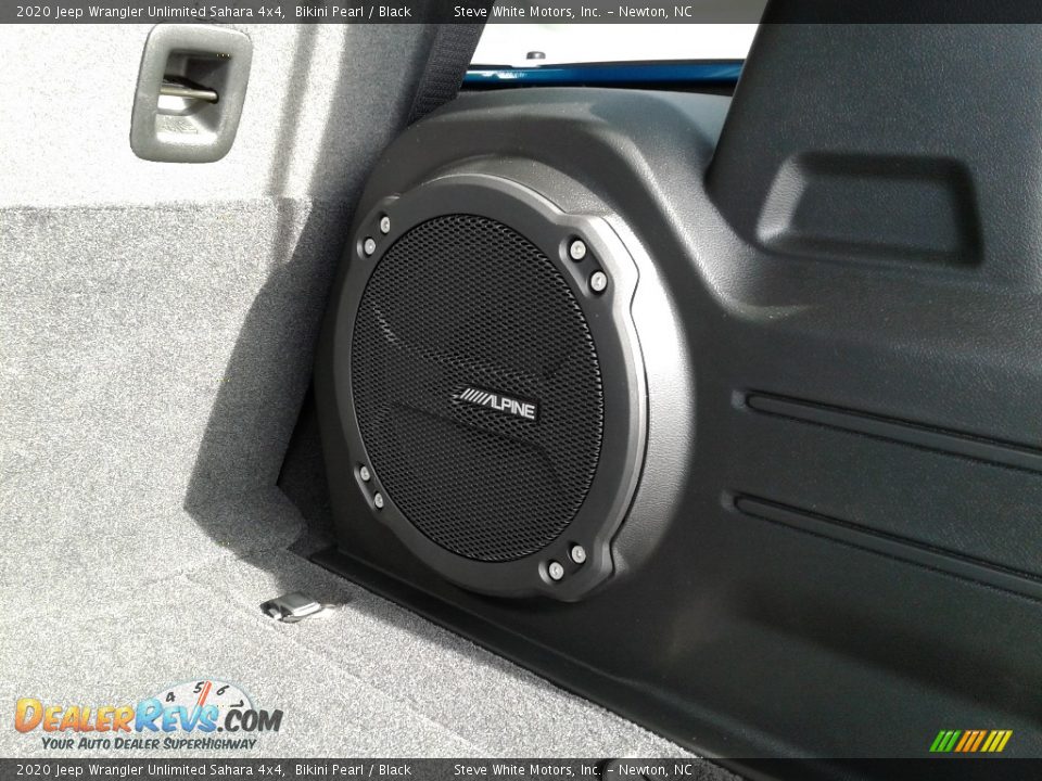 Audio System of 2020 Jeep Wrangler Unlimited Sahara 4x4 Photo #18