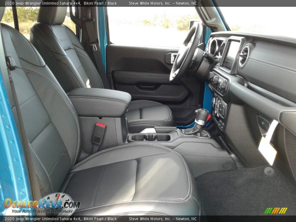 Front Seat of 2020 Jeep Wrangler Unlimited Sahara 4x4 Photo #20