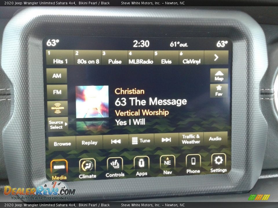 Controls of 2020 Jeep Wrangler Unlimited Sahara 4x4 Photo #24