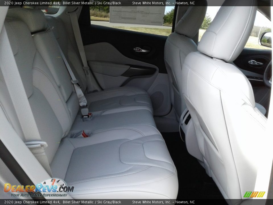 Rear Seat of 2020 Jeep Cherokee Limited 4x4 Photo #17