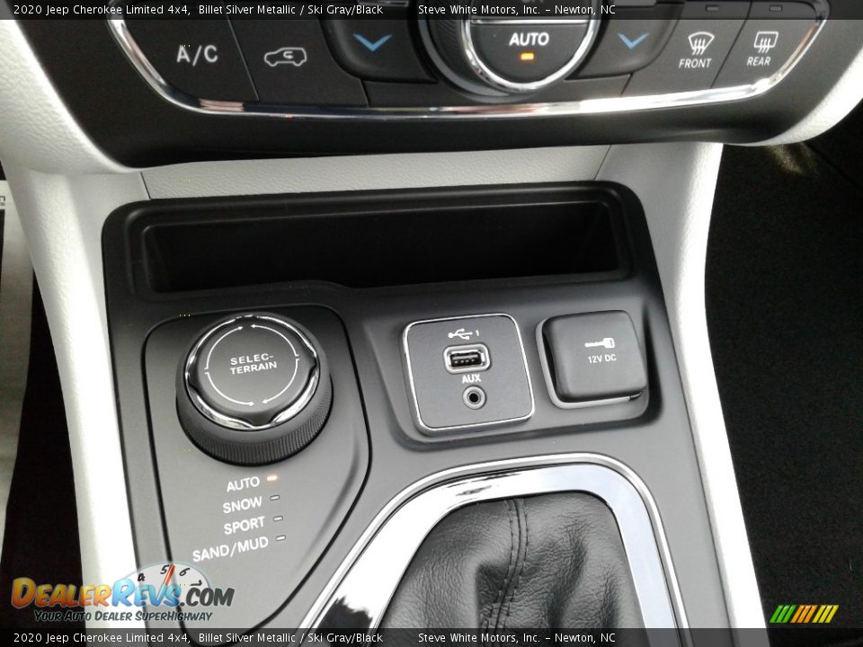 Controls of 2020 Jeep Cherokee Limited 4x4 Photo #28