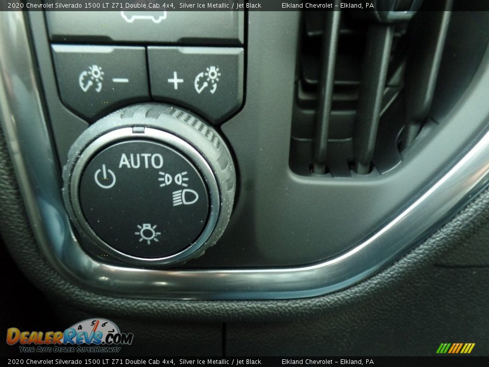 2020 Chevrolet Silverado 1500 LT Z71 Double Cab 4x4 Silver Ice Metallic / Jet Black Photo #23